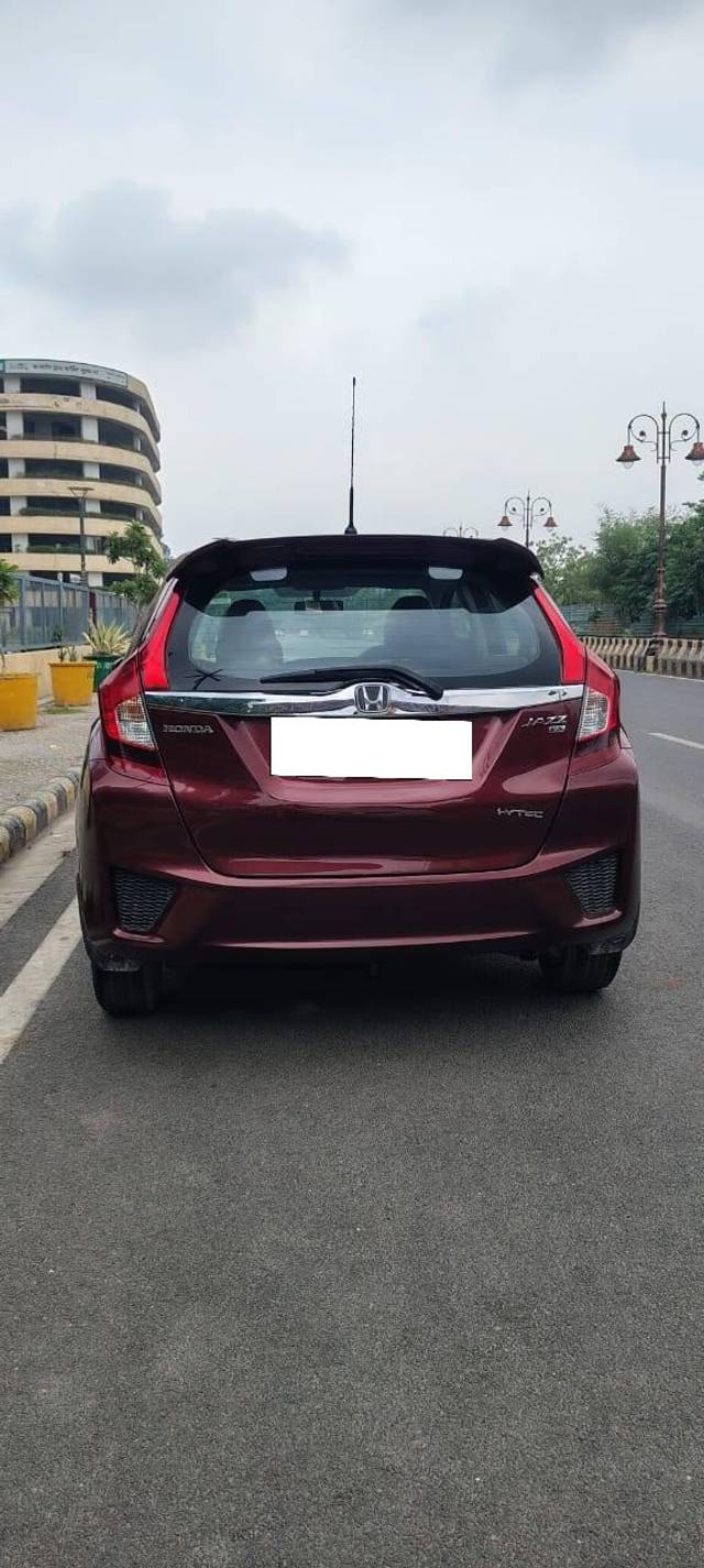 https://images10.gaadi.com/usedcar_image/4607307/original/processed_1a7b45b99a6562256155066d86a3a299.jpg?imwidth=6401