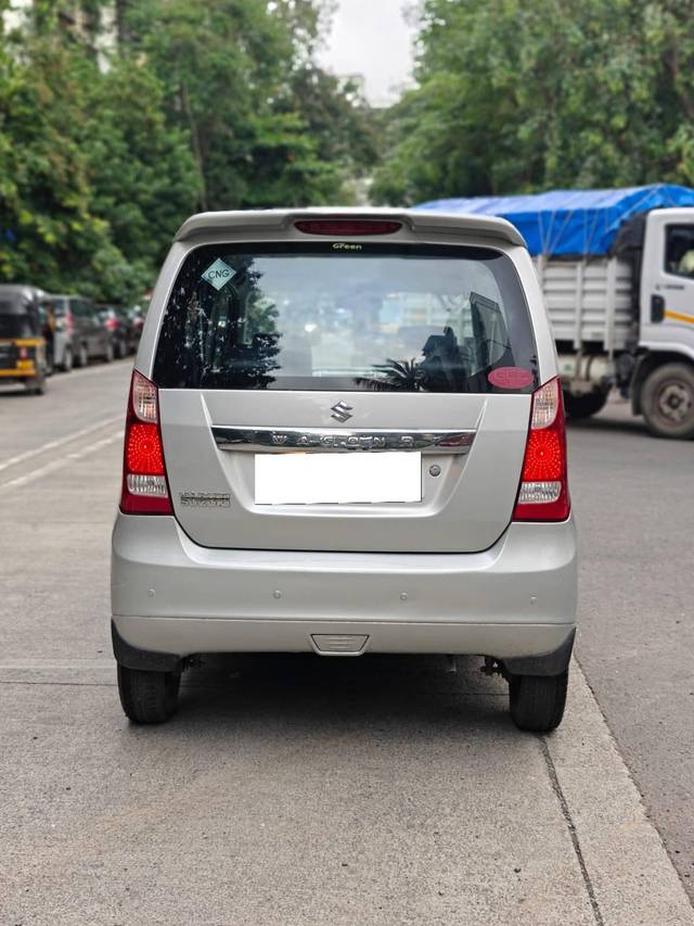 https://images10.gaadi.com/usedcar_image/4607308/original/processed_b55d8a83856448129a41c0ad45a268d2.jpg?imwidth=6402