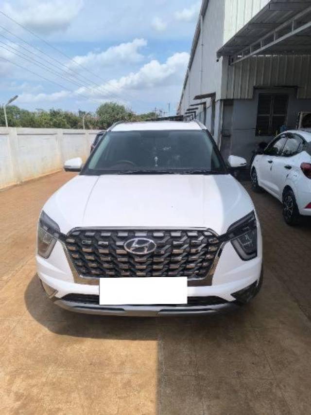 https://images10.gaadi.com/usedcar_image/4607319/original/processed_4036bf18-a783-4a79-b082-e01ca7a2967d.jpg?imwidth=6400