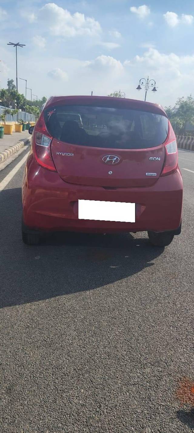 https://images10.gaadi.com/usedcar_image/4607321/original/processed_16fd2819fe386cd2424218f4a0174429.jpg?imwidth=6402
