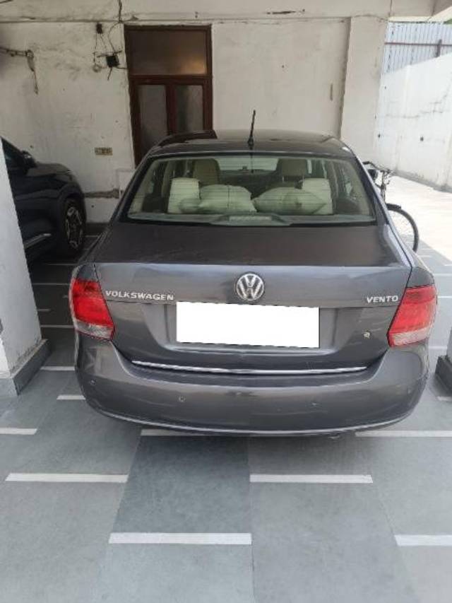 https://images10.gaadi.com/usedcar_image/4607336/original/processed_cd19bbcd-49a4-4a24-bd4a-36e7e1476587.jpg?imwidth=6402