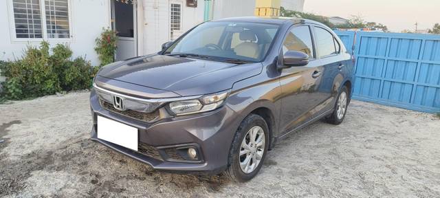 https://images10.gaadi.com/usedcar_image/4607353/original/processed_4e2c53e1edbbfd7624c6d7140b9fa2f3.jpg?imwidth=6400
