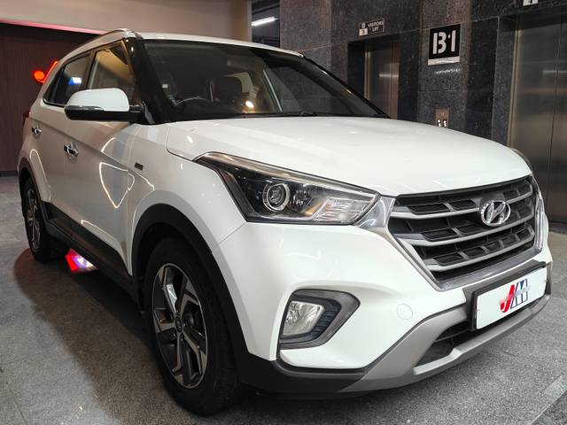 https://images10.gaadi.com/usedcar_image/4607366/original/processed_e41e89ffaf42168399b907ead7bcf462.jpg?imwidth=6400