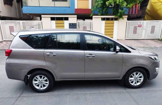 https://images10.gaadi.com/usedcar_image/4607369/original/processed_75b2394d074f76074064df59722b3918.jpg?imwidth=6401