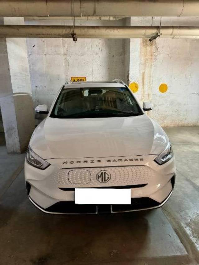 https://images10.gaadi.com/usedcar_image/4607382/original/processed_42ffa12c-3544-4d1d-9b43-2682f48723a5.jpeg?imwidth=6400