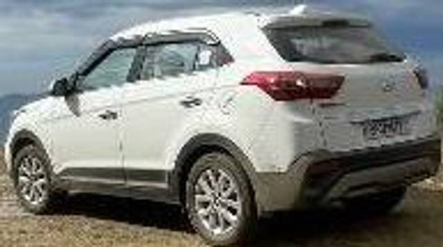 https://images10.gaadi.com/usedcar_image/4607389/original/processed_57f0f6f1-2ebc-4465-b755-2a56d219db8c.jpeg?imwidth=6401