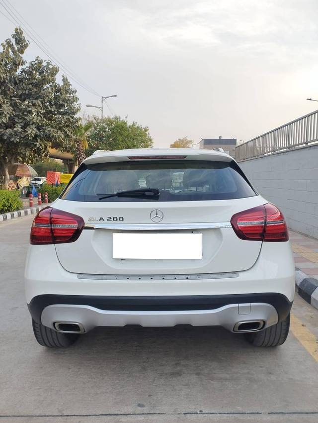 https://images10.gaadi.com/usedcar_image/4607392/original/processed_15dc39eb1e07434500552bce63c6fc0a.jpg?imwidth=6402