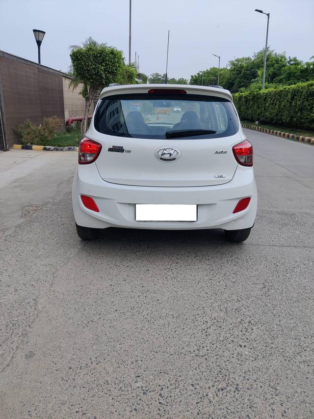 https://images10.gaadi.com/usedcar_image/4607395/original/processed_e356b12e2c11cc18ef744215f8df381e.jpg?imwidth=6402