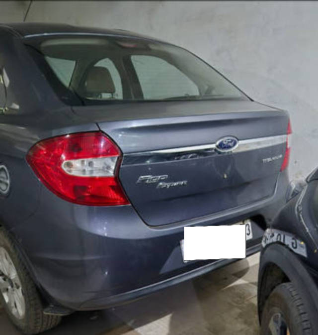 https://images10.gaadi.com/usedcar_image/4607409/original/processed_59e616c4-d3a8-43fb-ae5f-dfa780e2e991.png?imwidth=6400