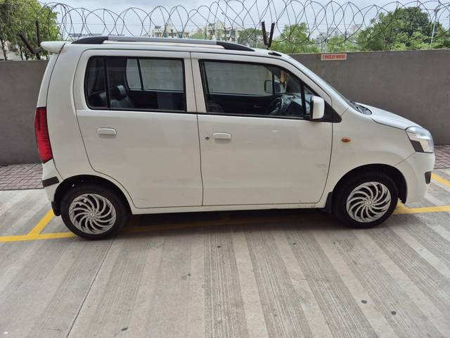https://images10.gaadi.com/usedcar_image/4607421/original/processed_9293270a-6ac6-4b96-b800-c082c28caec5.jpg?imwidth=6400