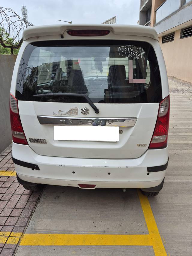 https://images10.gaadi.com/usedcar_image/4607421/original/processed_eb37c849-fd5a-4266-aace-4fff4a23ec14.jpg?imwidth=6401