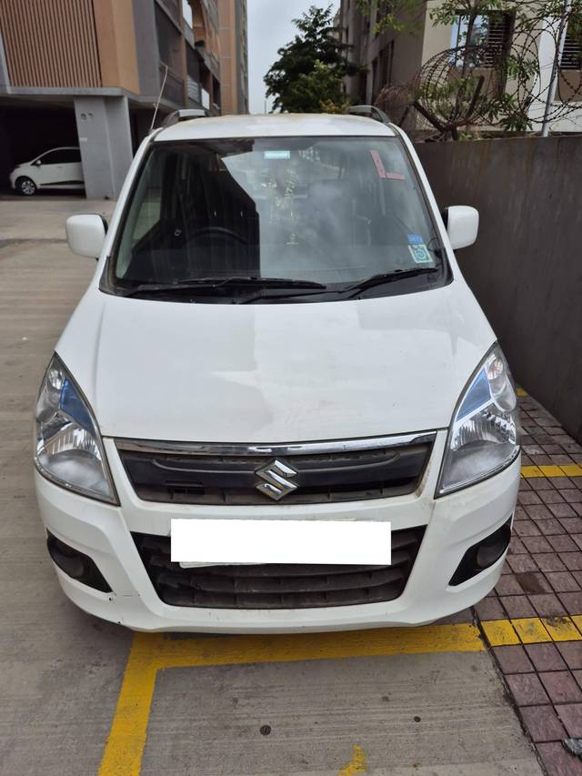 https://images10.gaadi.com/usedcar_image/4607421/original/processed_fcf46fce-64df-4a69-82de-9aa52e2be01f.jpg?imwidth=6402