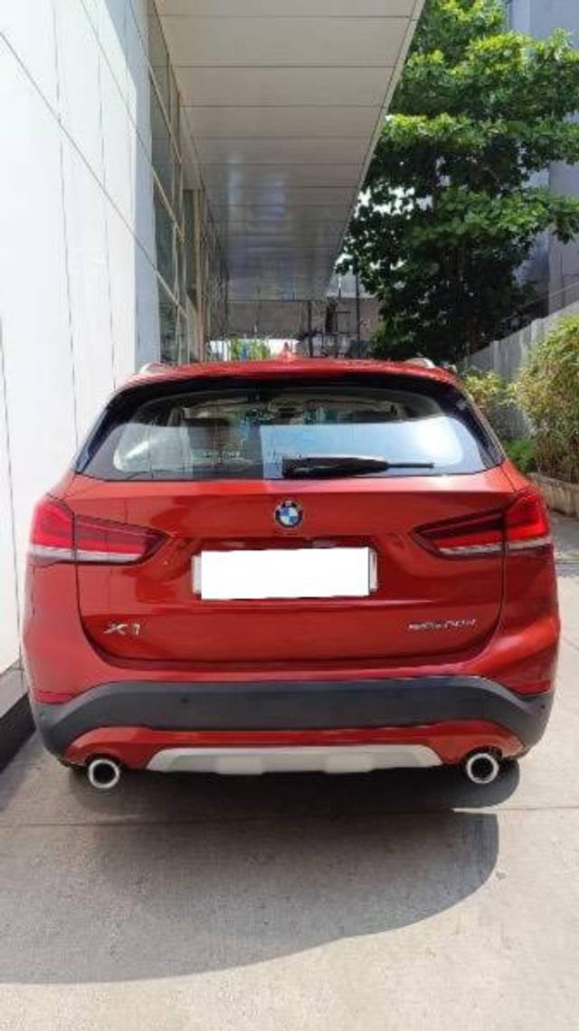 https://images10.gaadi.com/usedcar_image/4607430/original/processed_1f6c8dc5-ce15-4c6b-a756-a58c96b059b9.jpeg?imwidth=6402