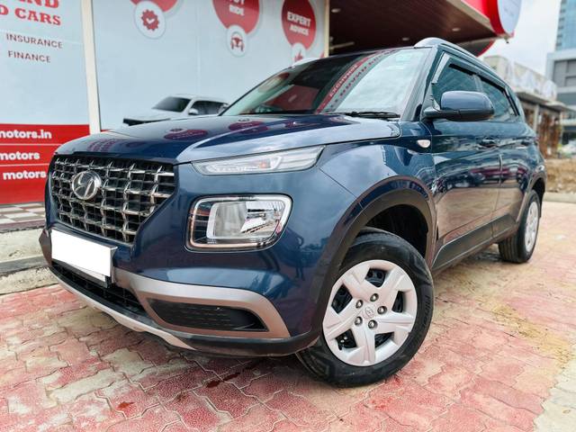https://images10.gaadi.com/usedcar_image/4607441/original/processed_93825af582e8aa690bed894a3ad3f207.jpg?imwidth=6400