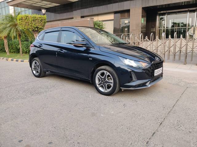 https://images10.gaadi.com/usedcar_image/4607446/original/processed_65fd0b23939913bf9299f7f41693dc6b.jpg?imwidth=6400