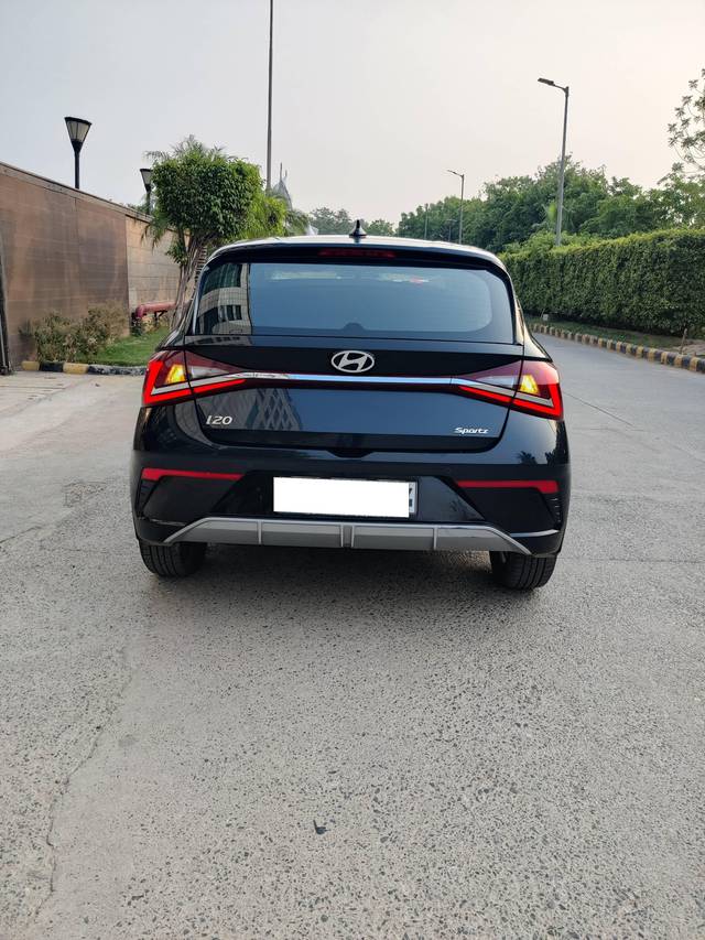 https://images10.gaadi.com/usedcar_image/4607446/original/processed_da00216baaa662d29fd01eaa922f2378.jpg?imwidth=6402