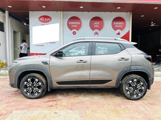 https://images10.gaadi.com/usedcar_image/4607447/original/processed_26cbe1228e2e600604eeede18dfb2761.jpg?imwidth=6402