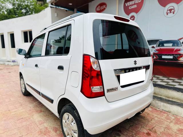 https://images10.gaadi.com/usedcar_image/4607451/original/processed_0d03b80c6c04d82728822fd07864966c.jpg?imwidth=6402
