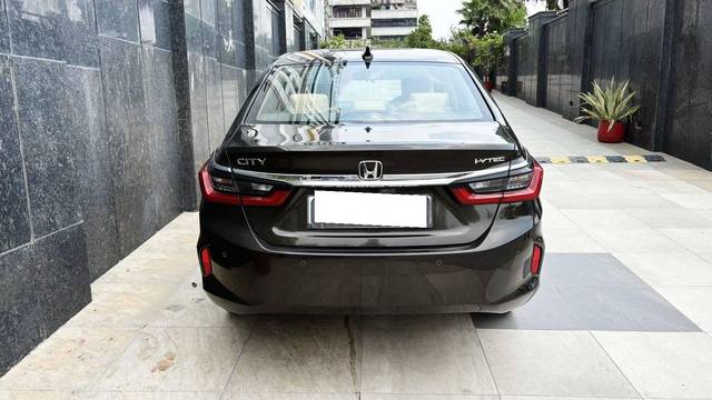 https://images10.gaadi.com/usedcar_image/4607452/original/processed_6ba0ef4156599fe84eefd80b95ab3b3c.jpg?imwidth=6402