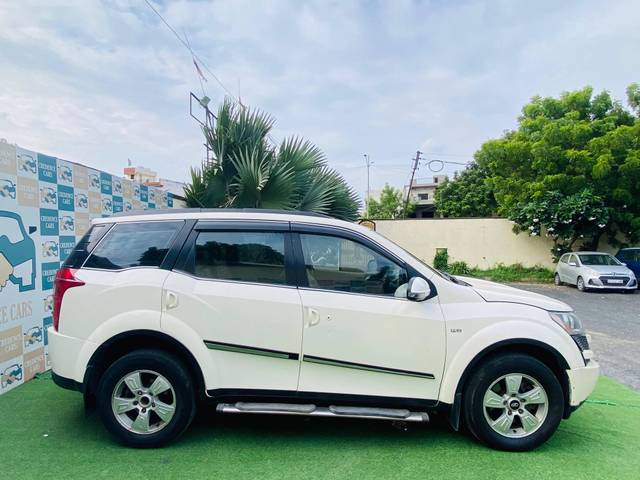 https://images10.gaadi.com/usedcar_image/4607455/original/processed_1a798215309464a80fa041c94561b7ab.jpg?imwidth=6401