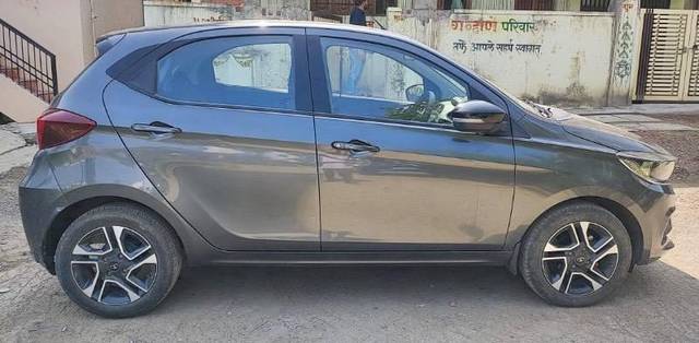 https://images10.gaadi.com/usedcar_image/4607473/original/processed_1230f241-dad6-4ae8-9f35-d58c7281c37d.jpeg?imwidth=6401