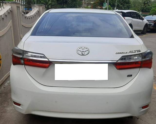 https://images10.gaadi.com/usedcar_image/4607477/original/processed_86ae4453038ed89bc98c0040936cf8a0.jpg?imwidth=6401