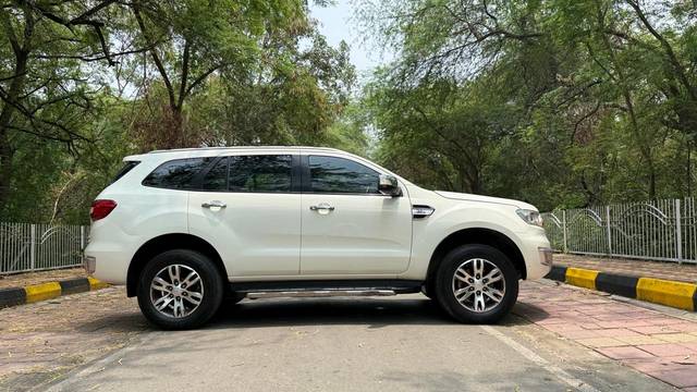 https://images10.gaadi.com/usedcar_image/4607479/original/4af49d51ef3ddea55ce946ad4b666c62.jpg?imwidth=6401