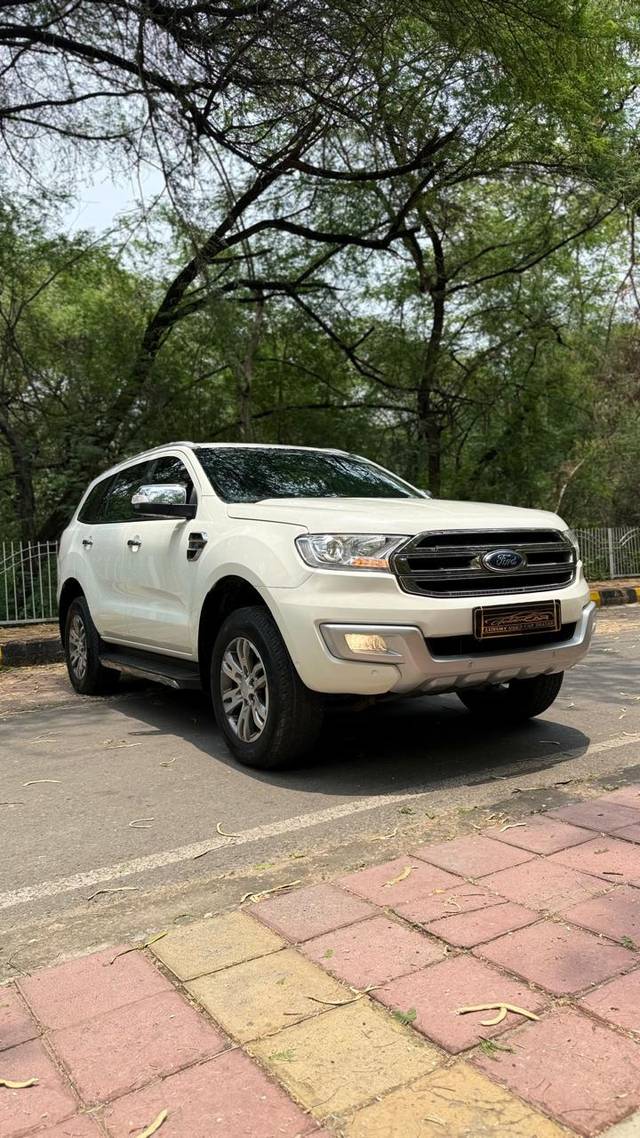 https://images10.gaadi.com/usedcar_image/4607479/original/processed_5693ee7ada9261254caaf2f5dc9896b1.jpg?imwidth=6400