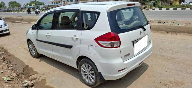 https://images10.gaadi.com/usedcar_image/4607498/original/processed_9f9a3ec9-1bef-4b8f-a6e1-7f91c6796ee9.jpg?imwidth=6402