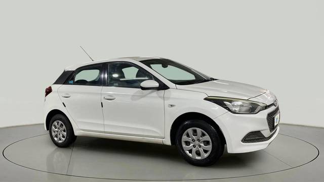 https://images10.gaadi.com/usedcar_image/4607524/original/d033569442d39fc8c2cb371fdb00f9de.jpg?imwidth=6400