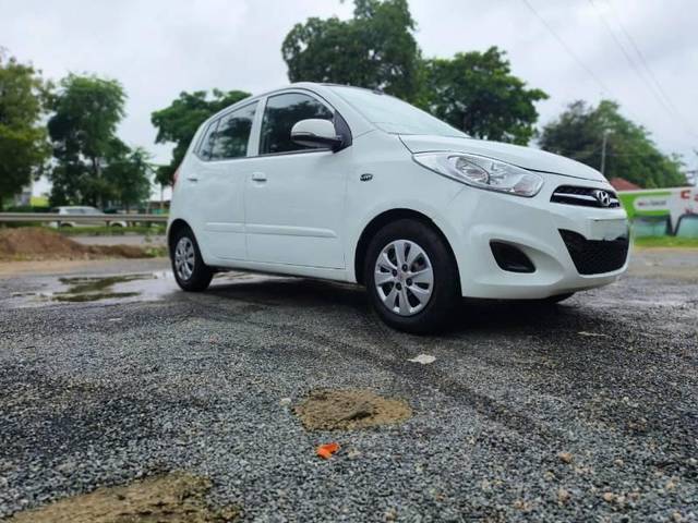 https://images10.gaadi.com/usedcar_image/4607526/original/processed_9f7f4144-e06b-4c89-825b-c3e6dd49eaff.jpg?imwidth=6401