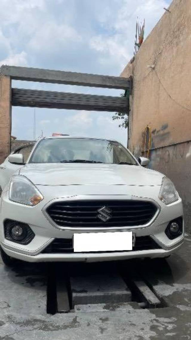 https://images10.gaadi.com/usedcar_image/4607532/original/processed_35da40e8-1387-48d7-8faa-d7a279947d4f.jpeg?imwidth=6400