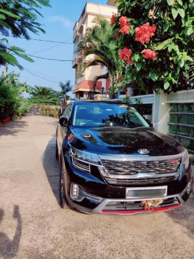 https://images10.gaadi.com/usedcar_image/4607537/original/processed_1996b23a-48be-4c8f-ac1e-40739ab5c34d.jpg?imwidth=6400