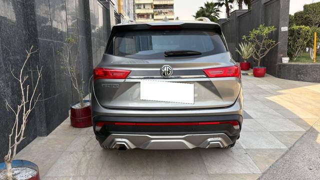 https://images10.gaadi.com/usedcar_image/4607538/original/processed_58ccc7635bf30b3dcf2eda456c69ac0d.jpg?imwidth=6402