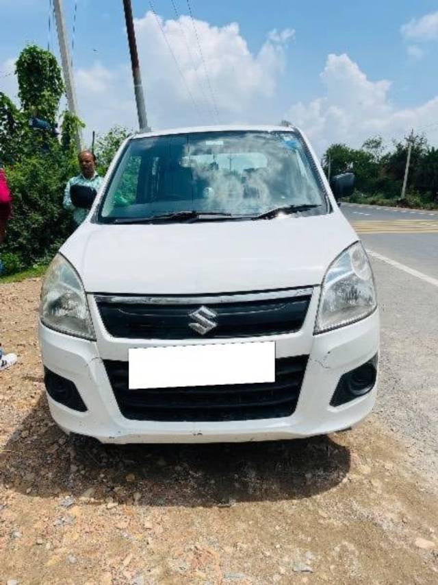 https://images10.gaadi.com/usedcar_image/4607540/original/processed_1aef1939-4db2-44aa-9baa-40d61e09bd39.jpeg?imwidth=6402