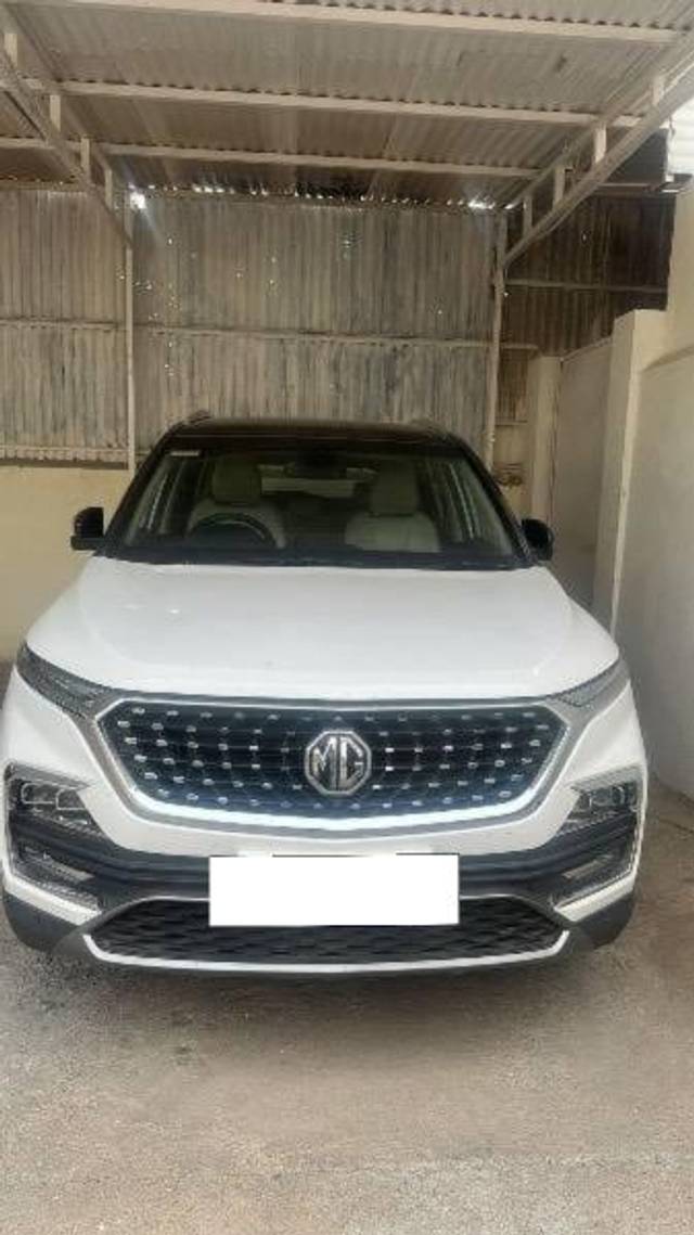 https://images10.gaadi.com/usedcar_image/4607606/original/processed_596f8dca-3db3-493f-b2b8-0d6278bc0bc7.jpeg?imwidth=6400