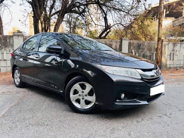 https://images10.gaadi.com/usedcar_image/4607607/original/745e0acc2ef5b95444e35519b9c86772.jpg?imwidth=6400
