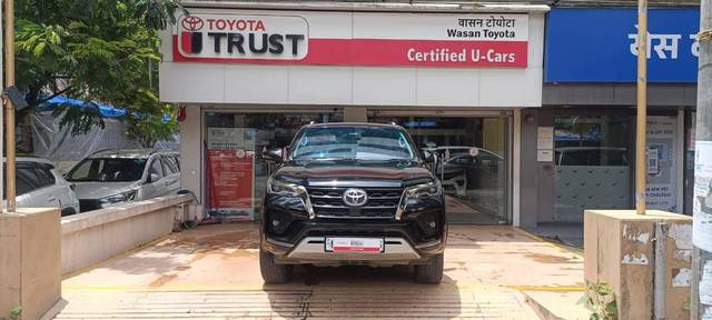 https://images10.gaadi.com/usedcar_image/4607612/original/processed_731235777642a0d5c31d56aec055bd7d.jpeg?imwidth=6402