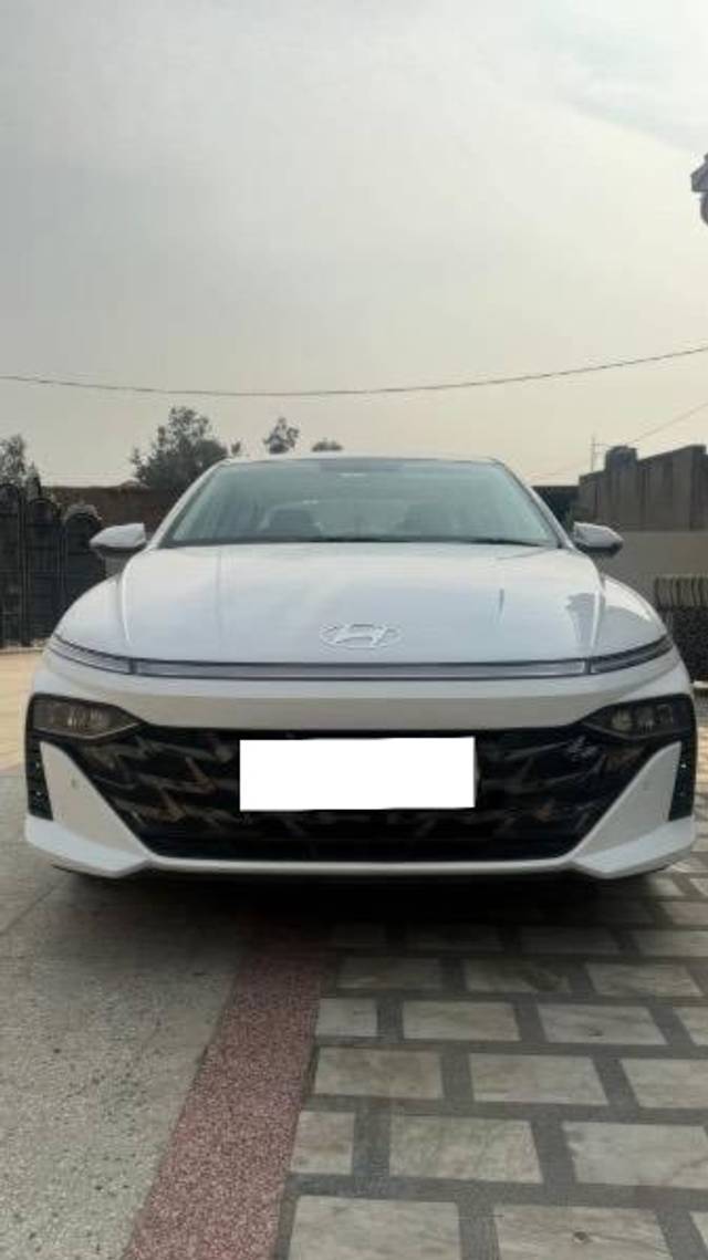 https://images10.gaadi.com/usedcar_image/4607619/original/processed_ccb5a359-ca47-43de-8c00-9d75dbf007f1.jpeg?imwidth=6400