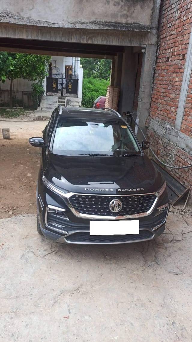 https://images10.gaadi.com/usedcar_image/4607651/original/processed_10a3eafd-7d1b-4169-9392-2a7427a400d1.jpg?imwidth=6400
