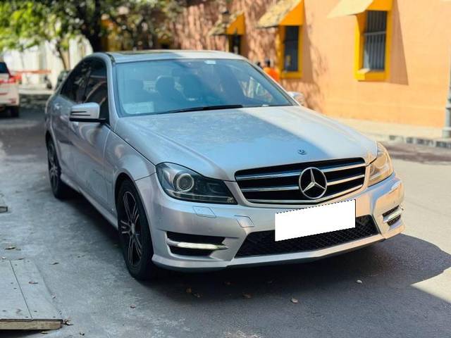 https://images10.gaadi.com/usedcar_image/4607662/original/processed_3d2a63a6-bb8e-46e7-a1fc-9143a1eeba4c.jpg?imwidth=6400