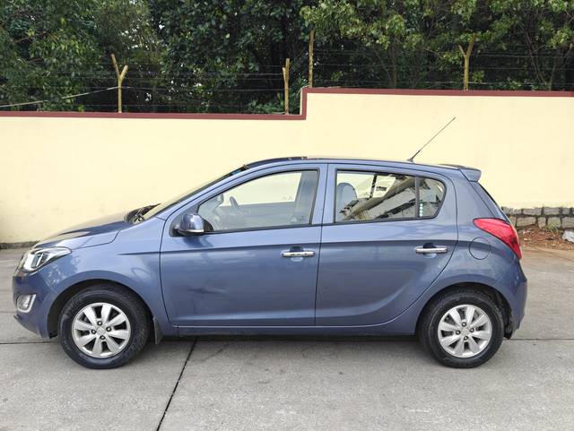 https://images10.gaadi.com/usedcar_image/4607663/original/9f29f5b0a7e00ebeaedc773730447ac3.jpg?imwidth=6402