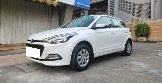 https://images10.gaadi.com/usedcar_image/4607679/original/processed_364fb6b06944e8905f51a4cc0fad1bed.jpg?imwidth=6400