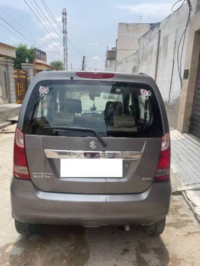 https://images10.gaadi.com/usedcar_image/4607702/original/processed_28dbc71e-6a8b-4a83-8e34-7bd108aead6a.jpg?imwidth=6402