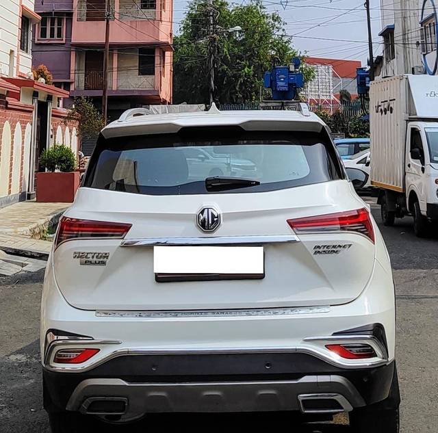 https://images10.gaadi.com/usedcar_image/4607722/original/processed_c6fed24a85bc117d54102f5d6cfbf68b.jpg?imwidth=6401