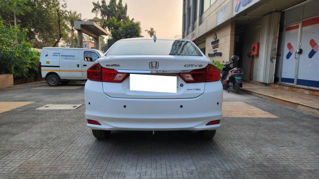 https://images10.gaadi.com/usedcar_image/4607724/original/processed_5eb5e5bfb341b72908bbdbb52dadb804.jpg?imwidth=6401