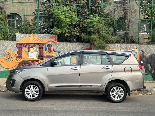 https://images10.gaadi.com/usedcar_image/4607728/original/f30bc434504d722da4a37b28f1b93513.jpg?imwidth=6402
