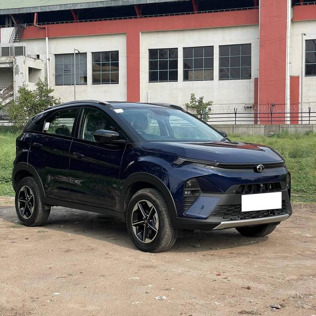 https://images10.gaadi.com/usedcar_image/4607736/original/processed_d263d07d5a69c3de85c84437a6f6f35d.jpg?imwidth=6400