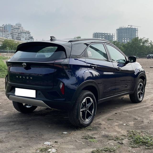 https://images10.gaadi.com/usedcar_image/4607736/original/processed_fc18302bdb6328d34be411ec84355314.jpg?imwidth=6402