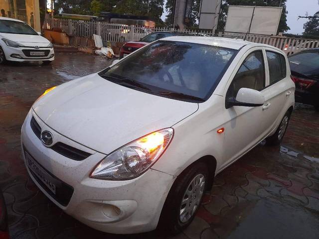 https://images10.gaadi.com/usedcar_image/4607745/original/processed_365838fedde93cb1b9416af28311e0da.jpg?imwidth=6402